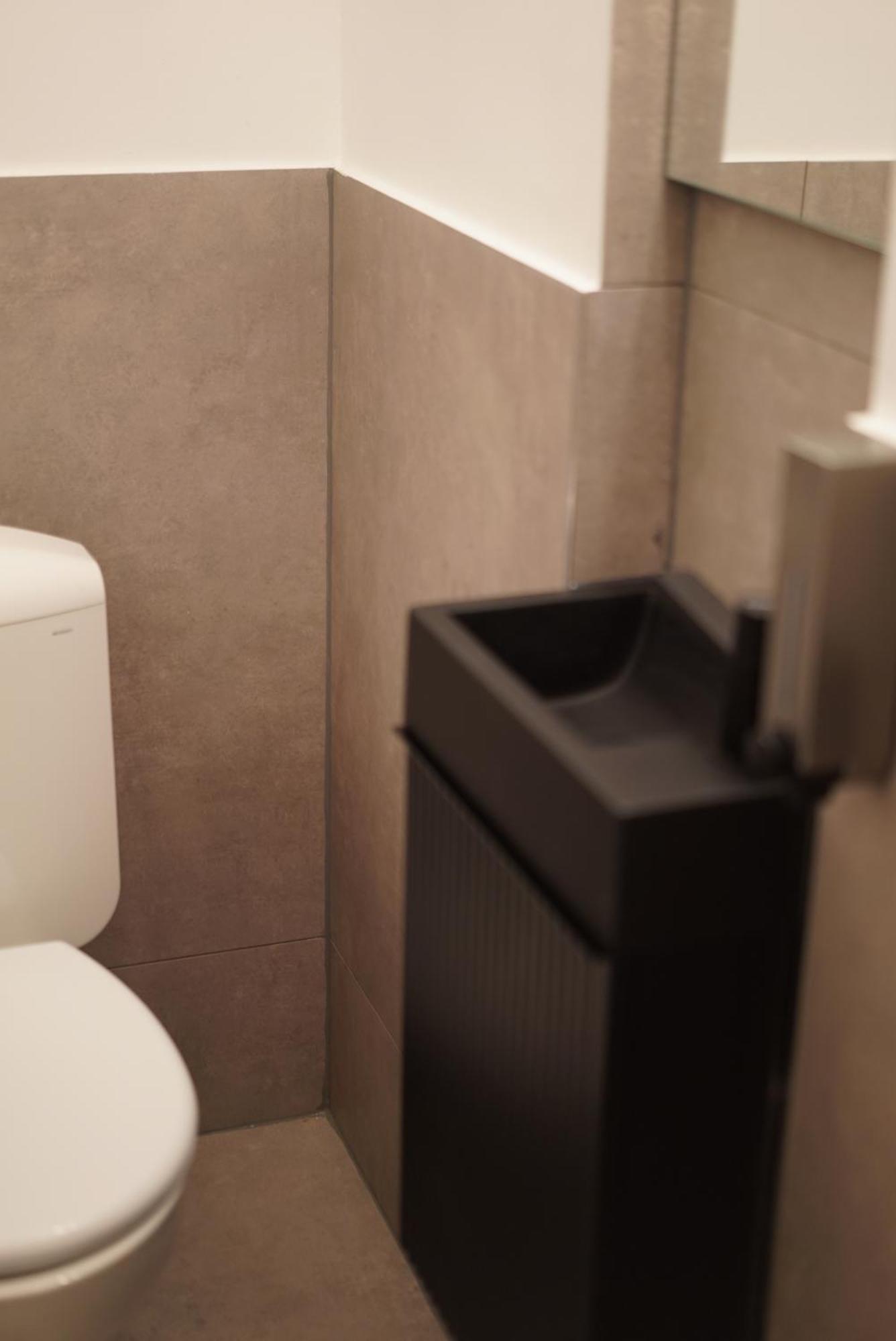 Skyway Airport Apartments ザベンテム エクステリア 写真