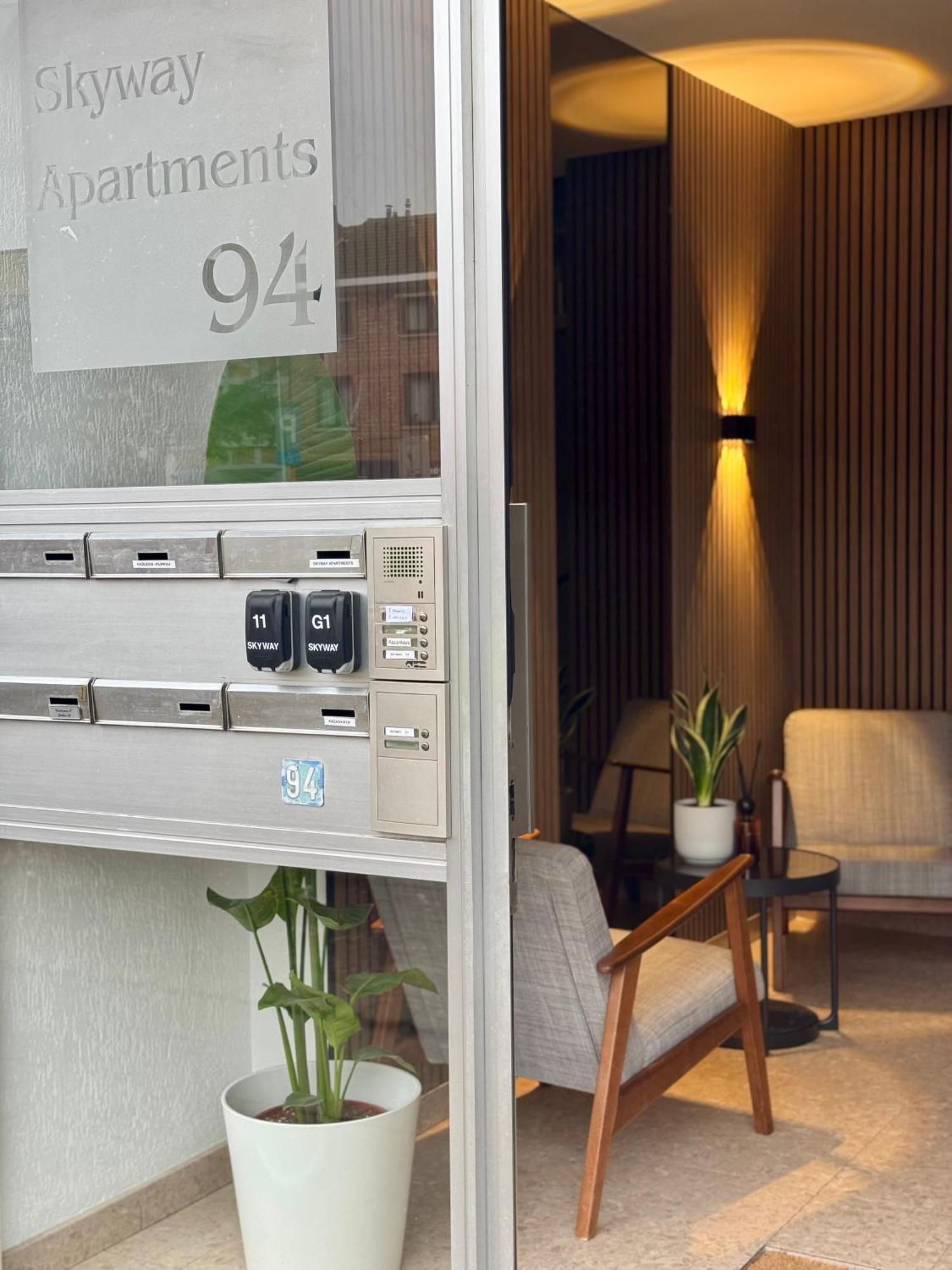 Skyway Airport Apartments ザベンテム エクステリア 写真