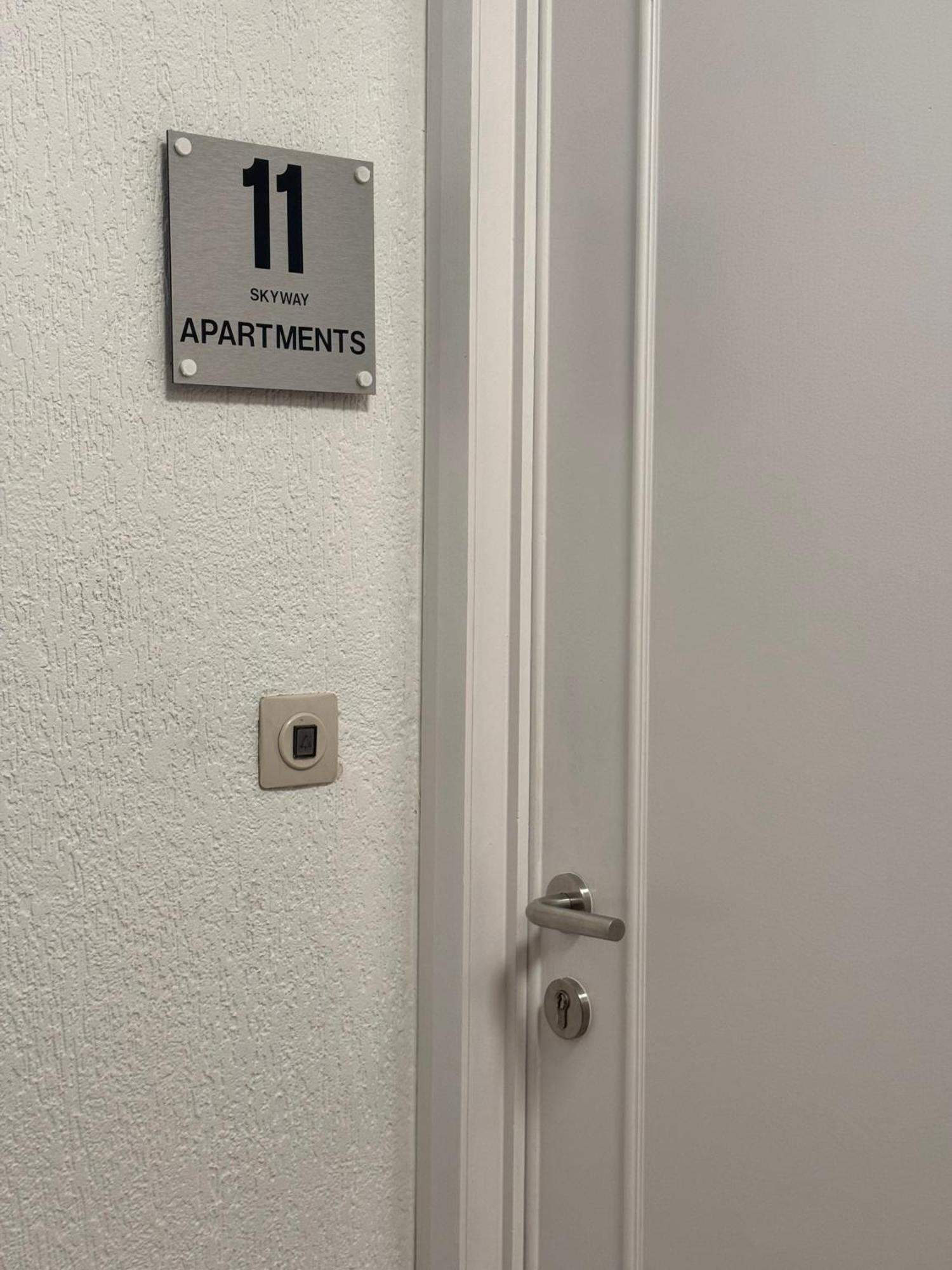 Skyway Airport Apartments ザベンテム エクステリア 写真