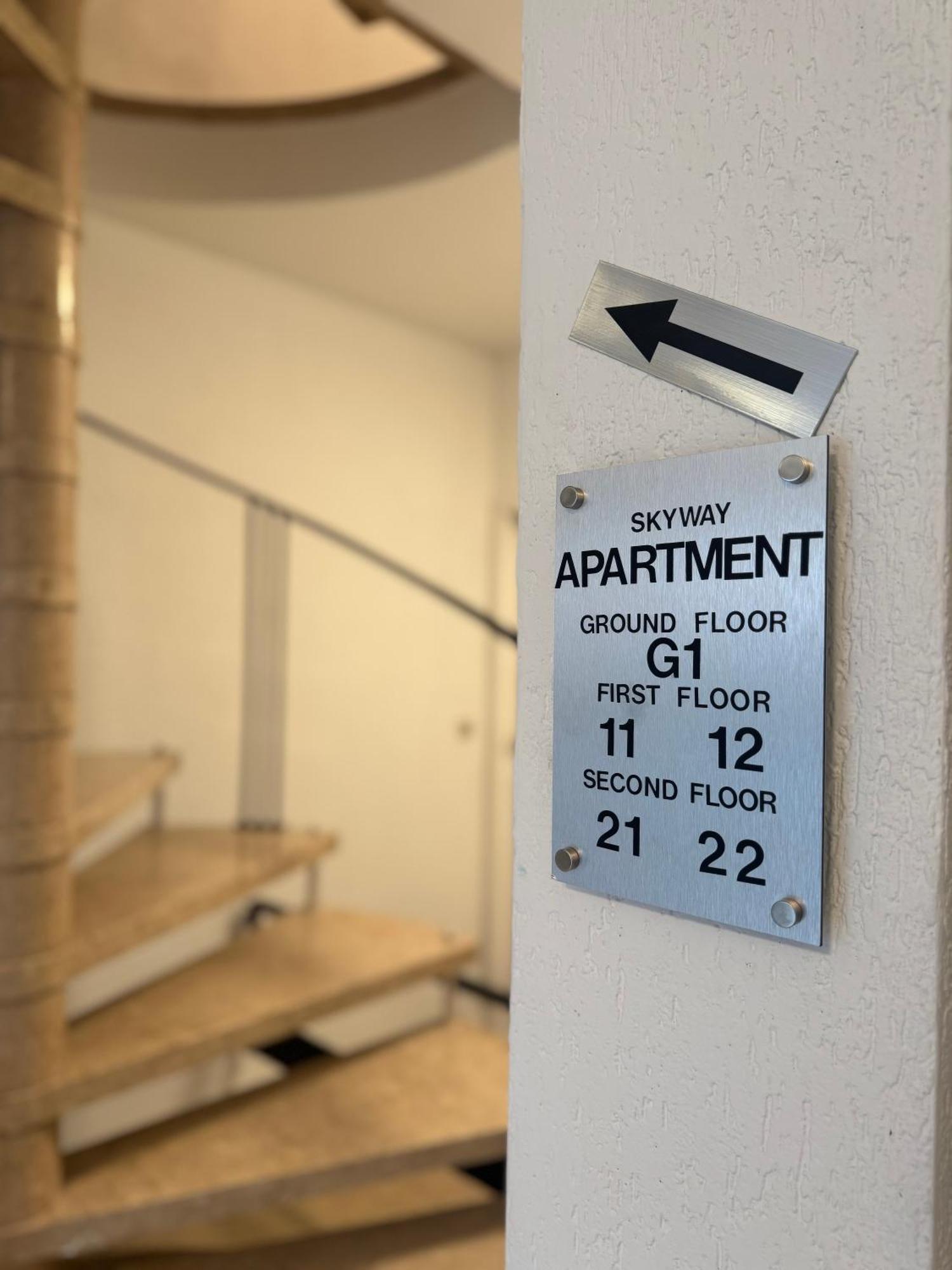Skyway Airport Apartments ザベンテム エクステリア 写真